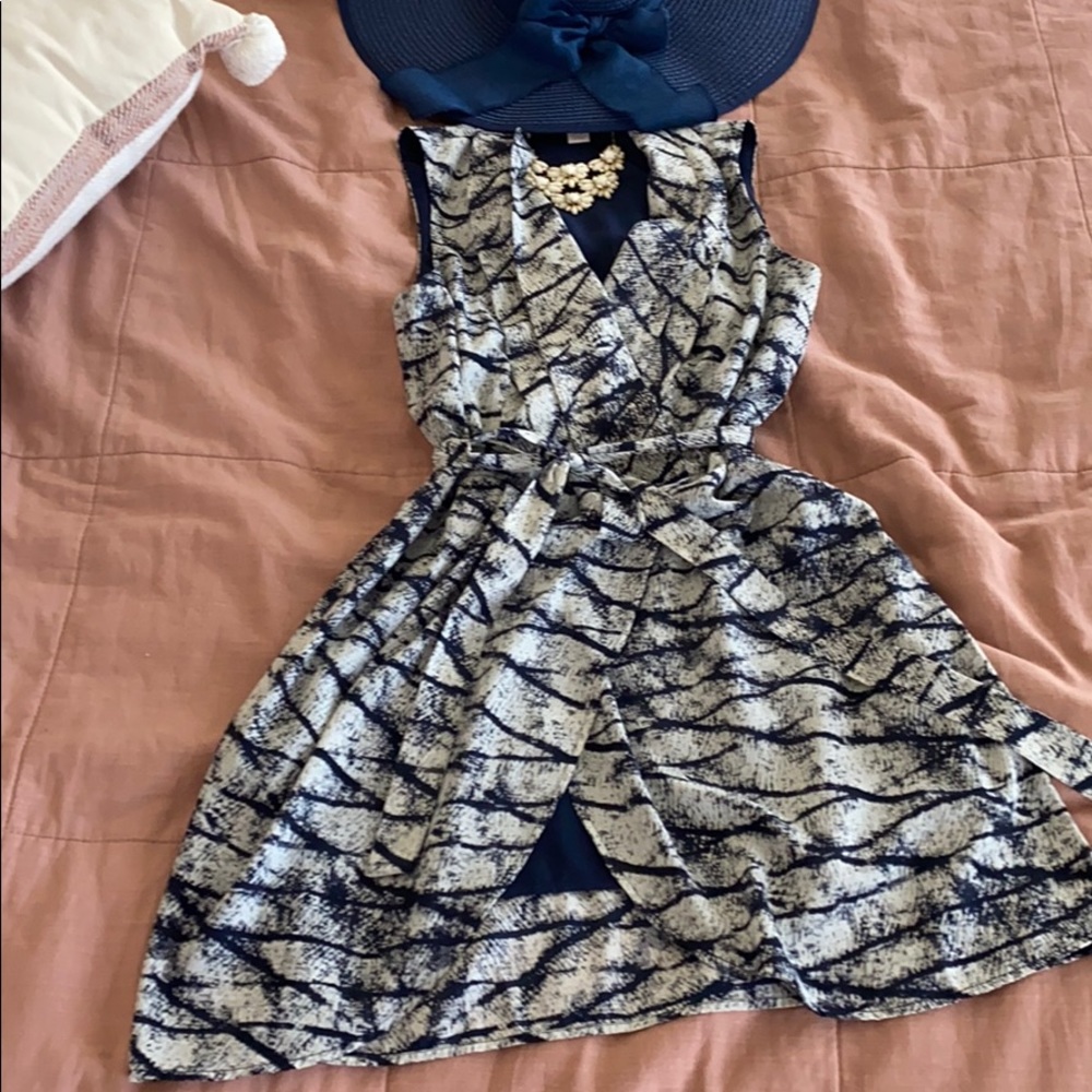 Super cute forever 21 v-neck summer dress